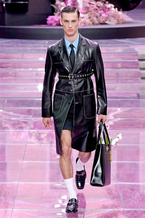 tute versace uomo 2020|SFILATA VERSACE UOMO PRIMAVERA.